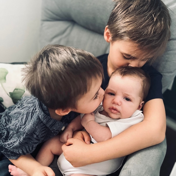 Meet your Posher, Nicole - Picture 3 of 7